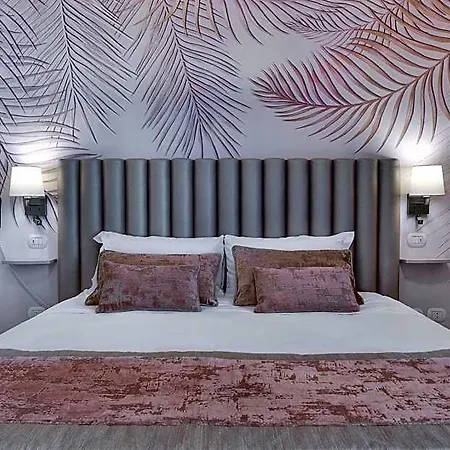 Cosmos Hotel 3*