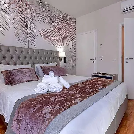 Cosmos Hotel