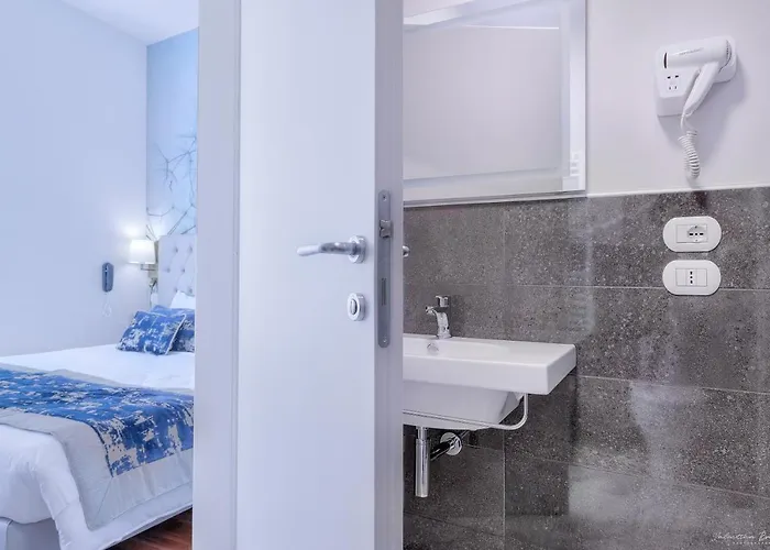 Hotel Cosmos 3*